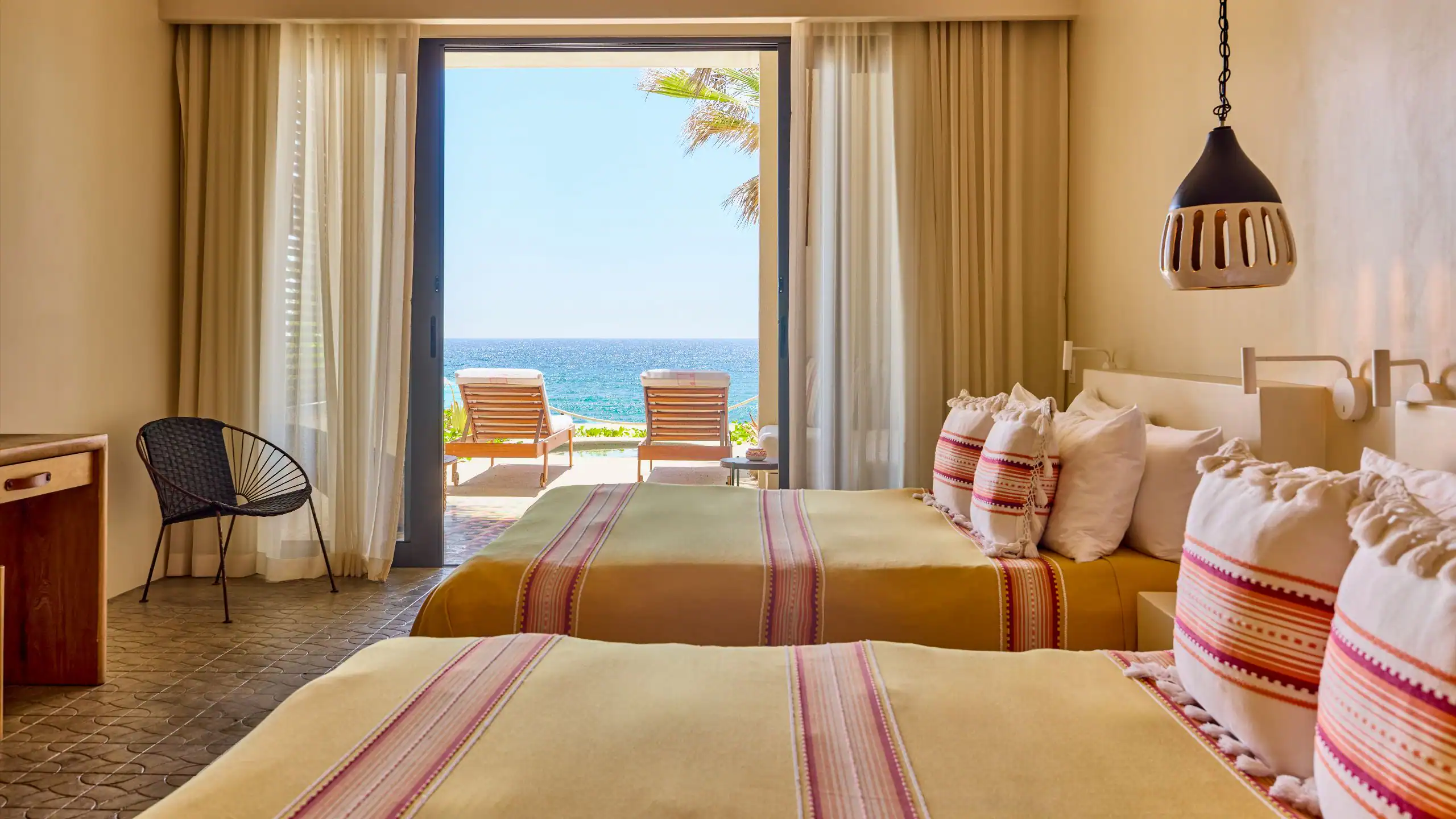 Ocean Double Queen Plunge Pool